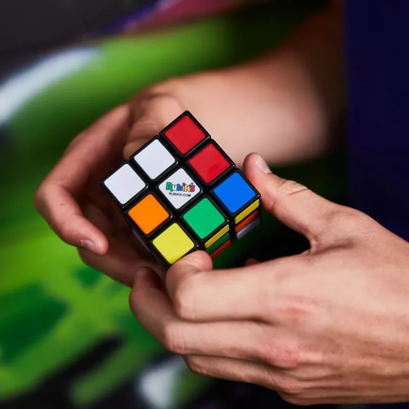 3x3 Rubik's Cube taikakuutio Spin Masterilta — alkuperäinen 3x3, suositus yli 8-vuotiaille