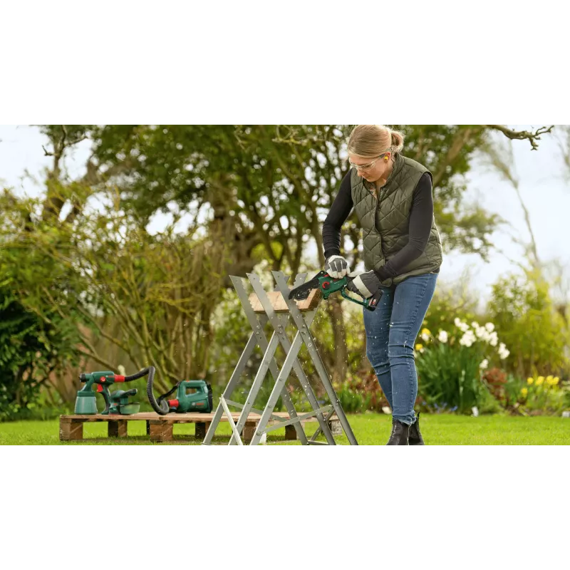 Bosch EasyChain 18V-15-7 sähkökäyttöinen moottorisaha, langaton käsikäyttöinen saha 1,3 kg