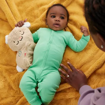 Fisher-Price Soothe & Settle Bunny pehmo-vauvalelu & mukautuva äänilaite liikkeellä