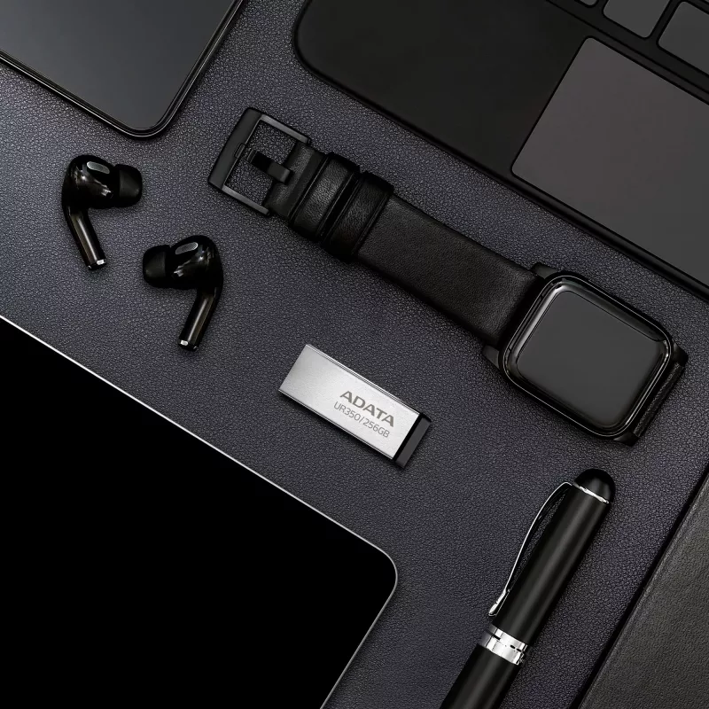 ADATA UR350 USB-muistitikku 256 GB USB Type-A 3.2 Gen 1 (3.1 Gen 1) musta, hopea