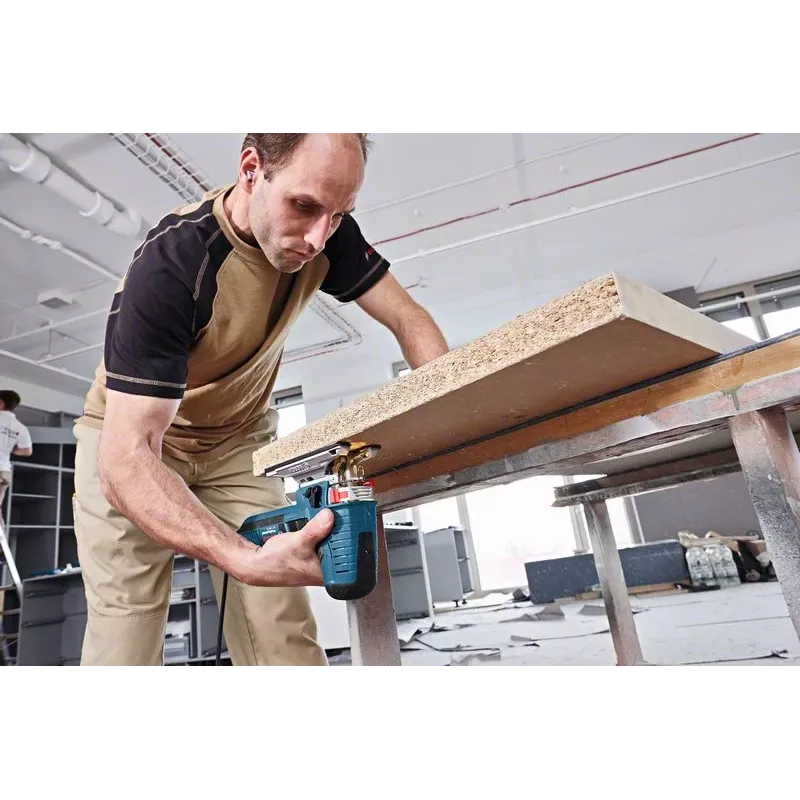 Bosch 0 601 517 000 pistosaha verkkokaapelilla 2,2 kg