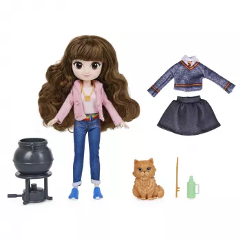 Wizarding World Harry Potter, 8 tuuman Brilliant Hermione Granger -nuken lahjapakkaus, jossa 5 tarviketta ja 2 asua, lelu yli 6-vuotiaille lapsille