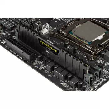 CORSAIR keskusmuisti 8GB DDR4 3000MHz C16 Lpx musta