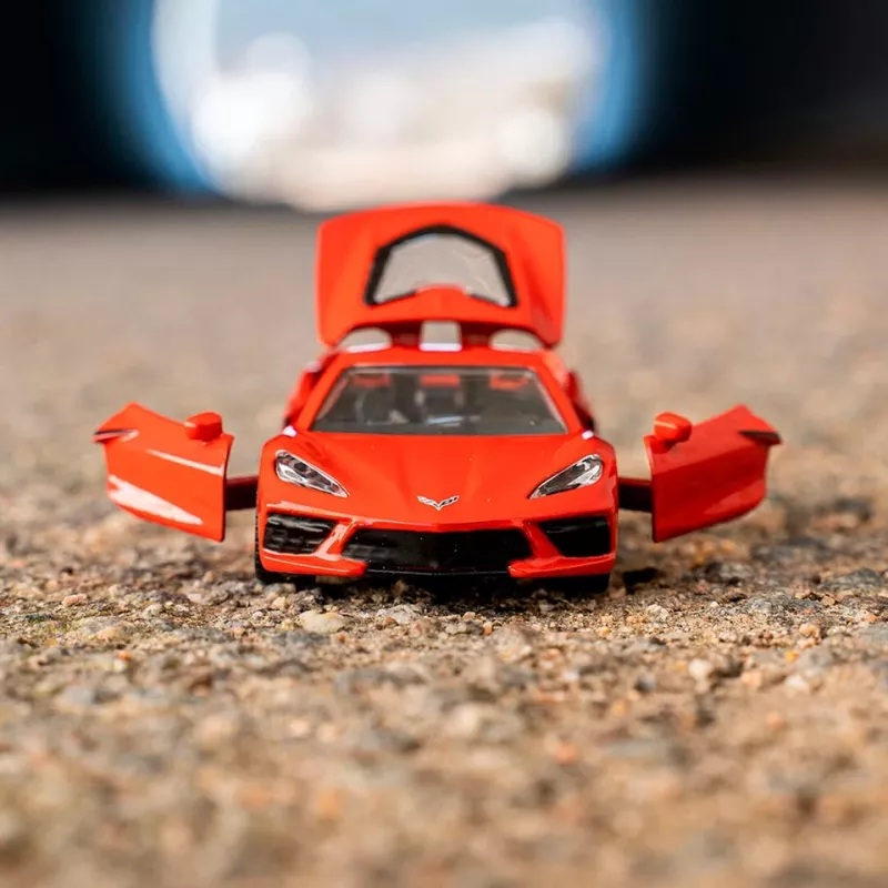Siku Chevrolet Corvette Stingray urheiluautomalli valmiiksi koottu 1:50