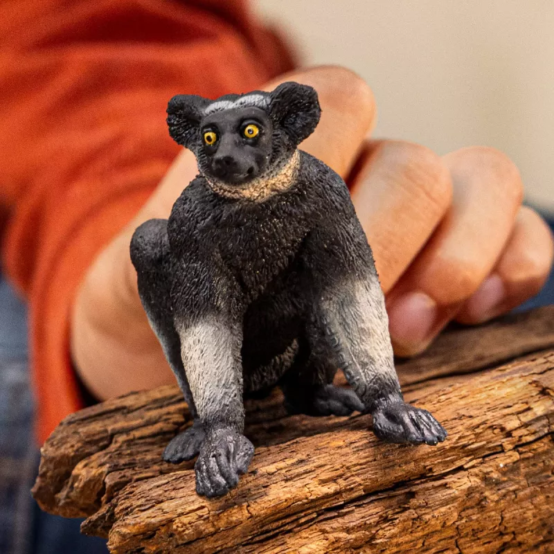 Figuuri Schleich WILD LIFE Indri monivärinen 14877S suositeltu ikä 3 vuotta