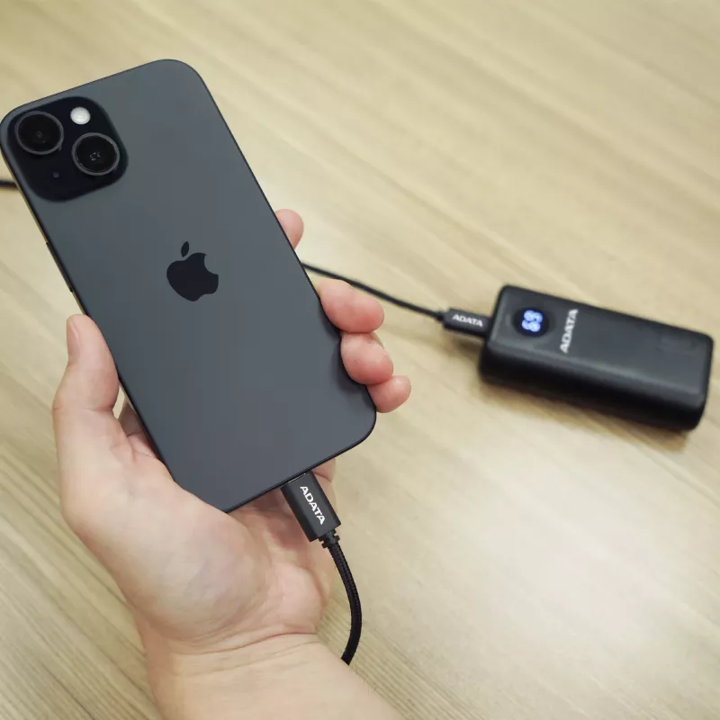 USB-C–USB-C-kaapeli ADATA CACC-200PN-BK, USB 2.0, 2 m, musta