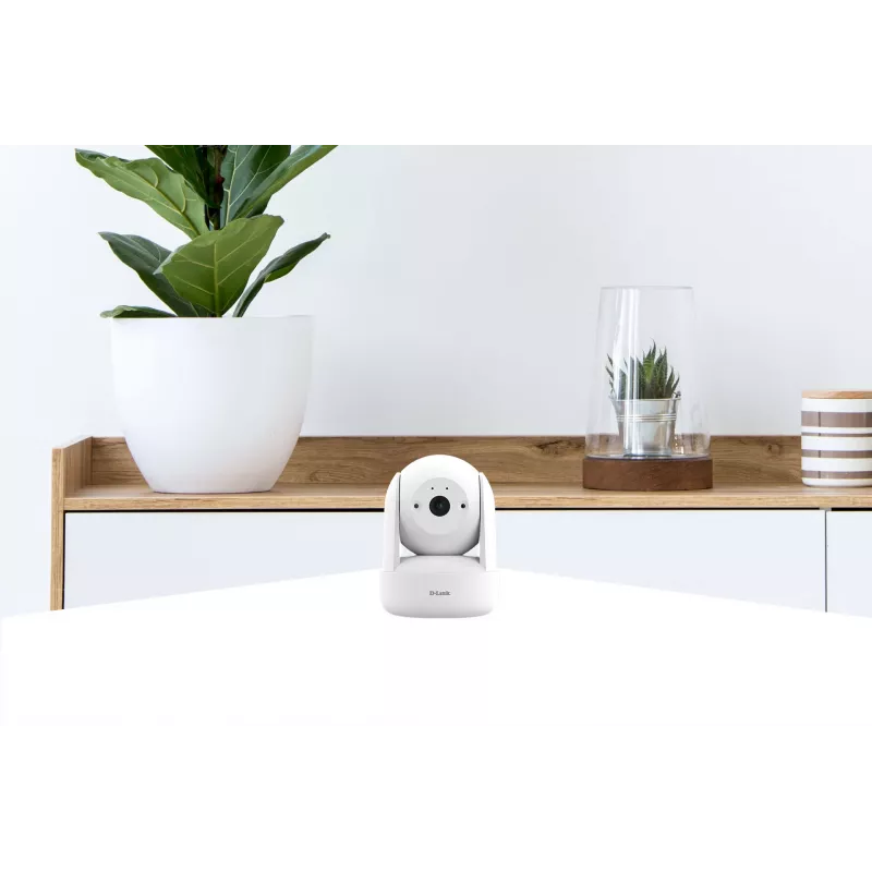 D-Link 2K kääntyvä ja kallistuva Wi-Fi-kamera