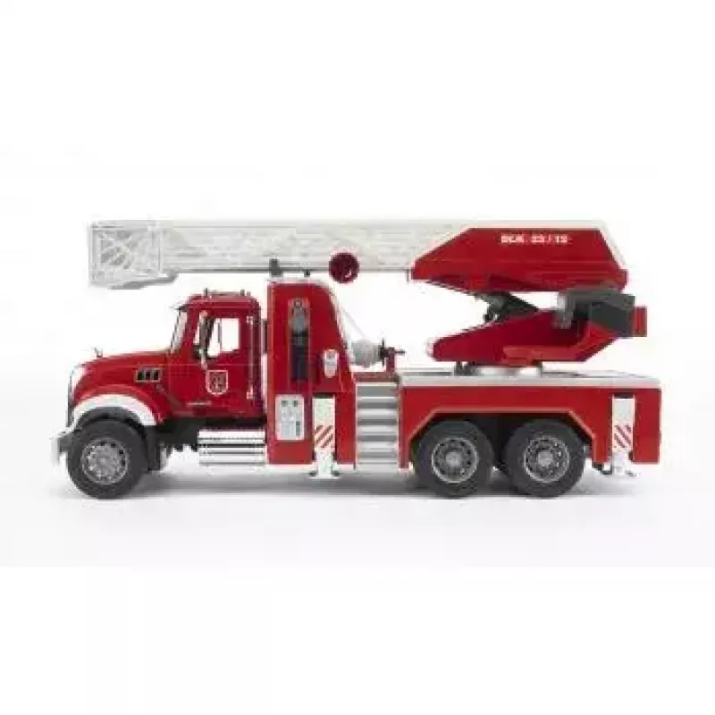 Paloauto BRUDER MACK Granite vesipumpulla