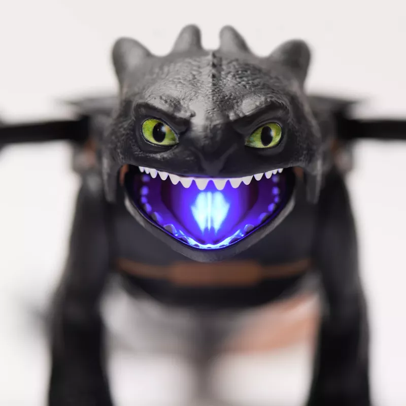 Toimintahahmo Spinmaster Ultimate Plasma Blast Toothless 25 tuuman siivet valo & ääni, 4-vuotiaasta