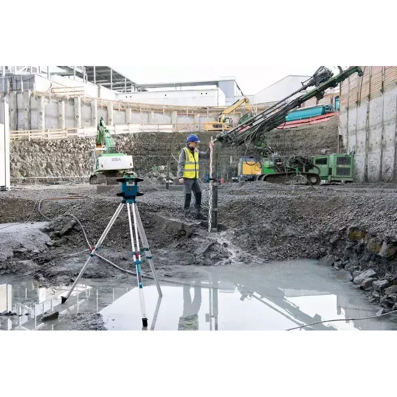 Bosch GRL 650 CHVG Professional akkukäyttöinen pyörivä laser, 70 m, vihreä laser, 18 V, ProCORE18V 4,0 Ah akulla, pidikkeellä ja kotelolla, sininen