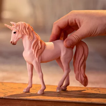 Schleich BAYALA yksisarvistamma Peach leikkifiguuri, suositeltu ikä 5+