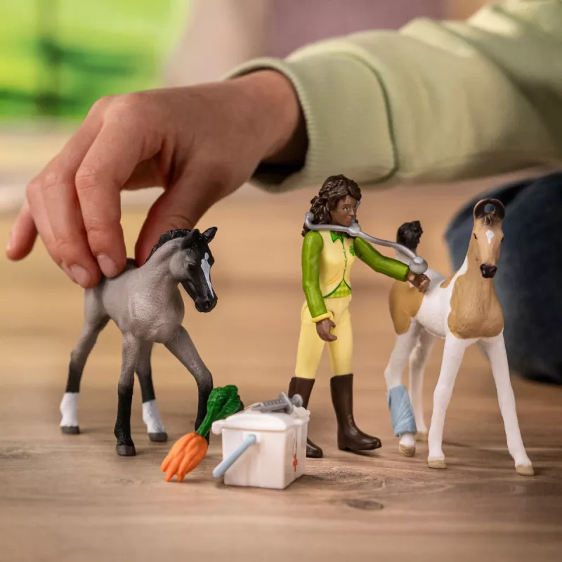 Leikkisetti Schleich Sarahs Ensiapulaukku figuuri — Schleich 42777