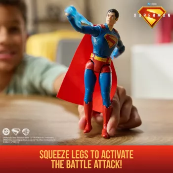 DC Comics, SUPERMAN Epic Strike toimintafiguuri, 15 cm, aito elokuvatyyli, sisältää 2 lisäosaa, lelu pojille ja tytöille 4 vuodesta alkaen