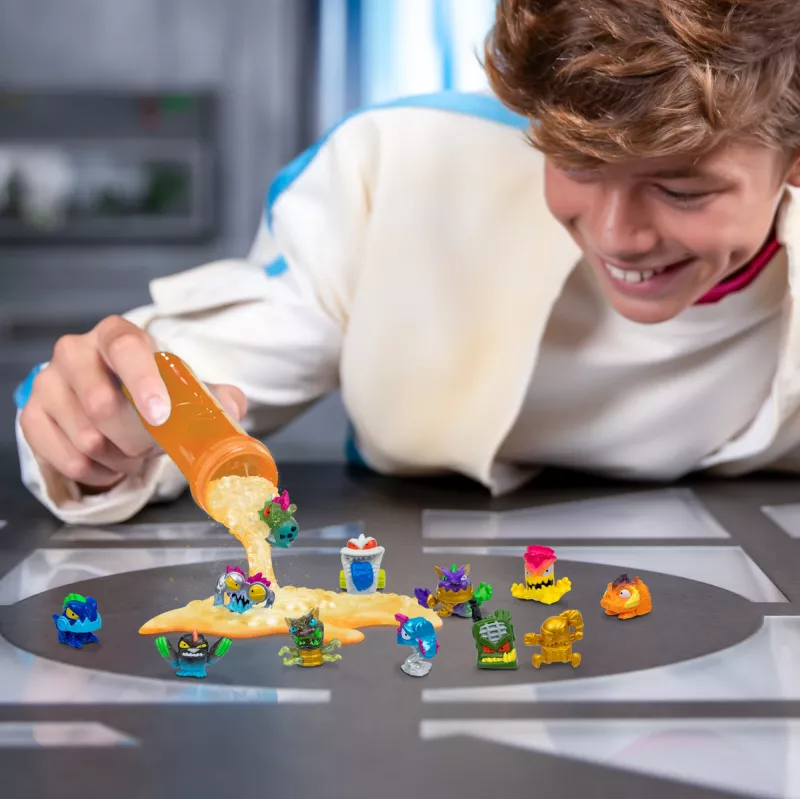 Moose Toys MrBeast Lab Swarms II Atomic 12 kpl:n pakkaus, 5 vuotta, monivärinen