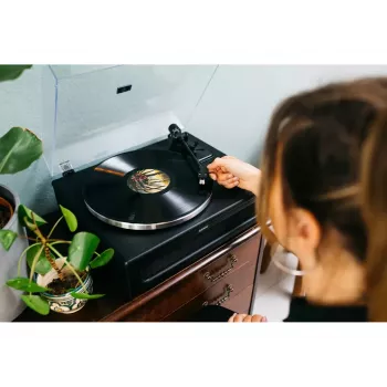 Hihnavetoinen audio-levysoitin Lenco LS-430BK musta 40W Bluetooth