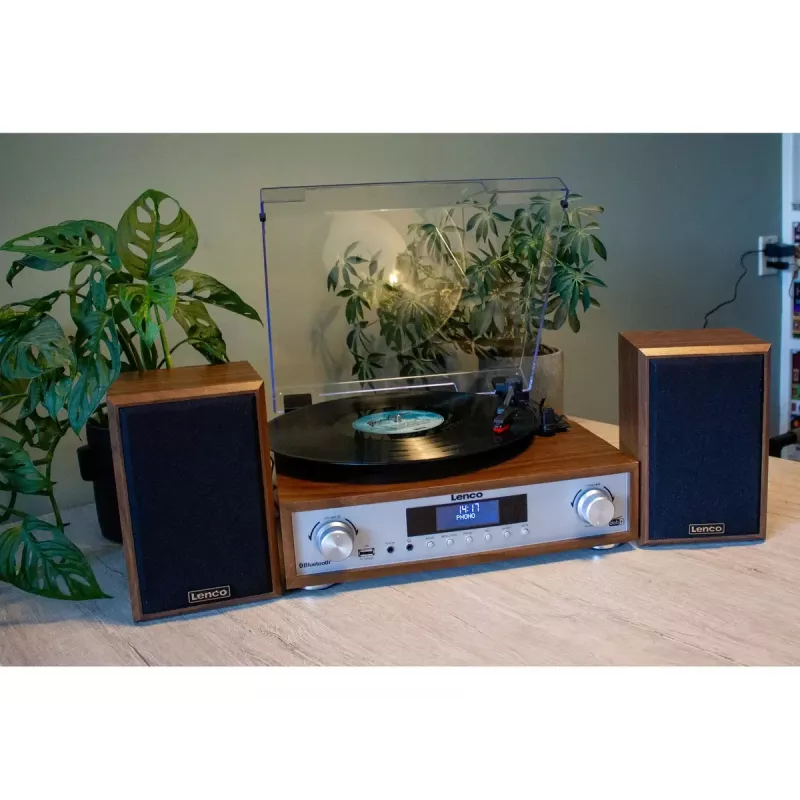 Hihnavetoinen audio-levysoitin Lenco MC-160WD