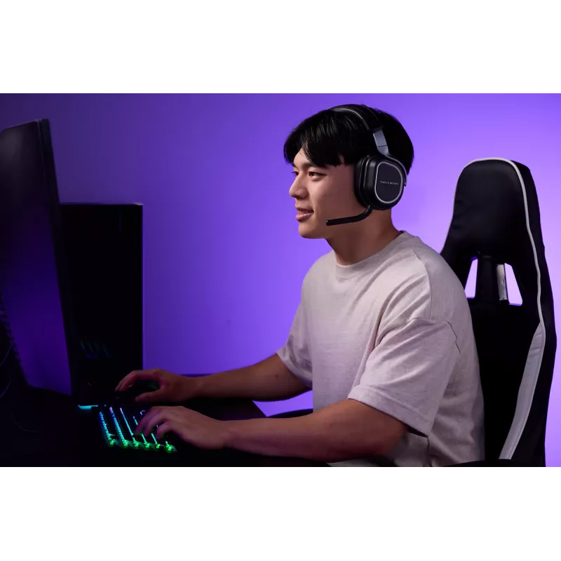 Turtle Beach Stealth 700 musta langaton PC-gaming-headset jopa 80 tunnin akunkestolla, Bluetoothilla, kahdella lähettimellä ja 60 mm:n kaiuttimilla PC:lle, PS5:lle, PS4:lle ja mobiililaitteille