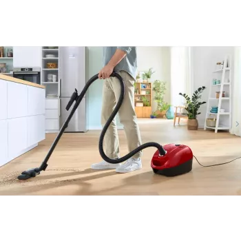 Lattiapölynimuri Bosch Serie 4 BGD38RD1H, 600 W, 4 l pölypussi, kuivapuhdistus, punainen