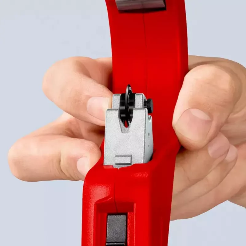 Putkileikkuri Knipex 90 31 03 BK sopii messingille, kuparille, teräkselle