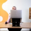 R-Go Tools kannettavan teline R-Go Riser Document, ergonominen, taittuva ja säädettävä teline asiakirjatelineellä, musta