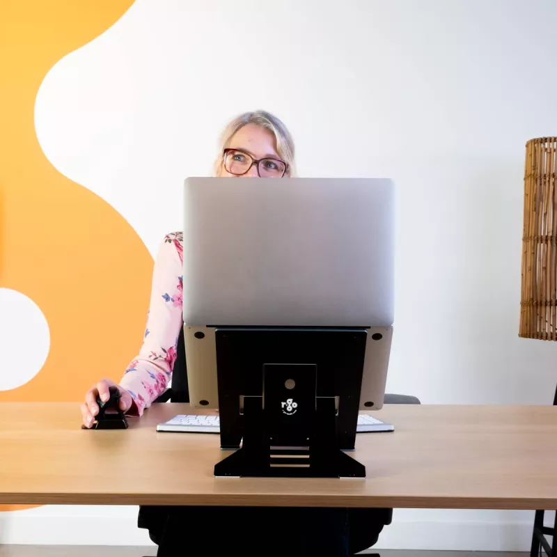 R-Go Tools kannettavan teline R-Go Riser Document, ergonominen, taittuva ja säädettävä teline asiakirjatelineellä, musta