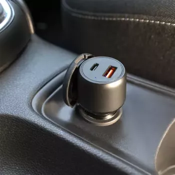 4smarts VoltRoad Ultimate autolaturi kannettaville, älypuhelimille ja tableteille pikalataustoiminnolla