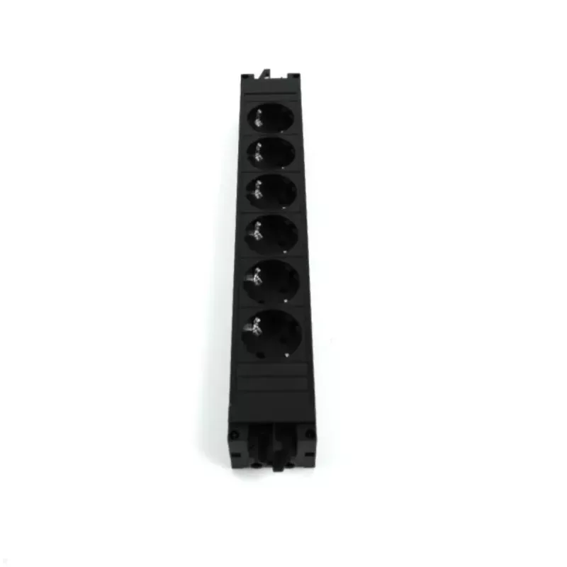Bachmann STEP BASE 6-osainen pistorasialista GST18 6 pistorasiaa 250V 16A