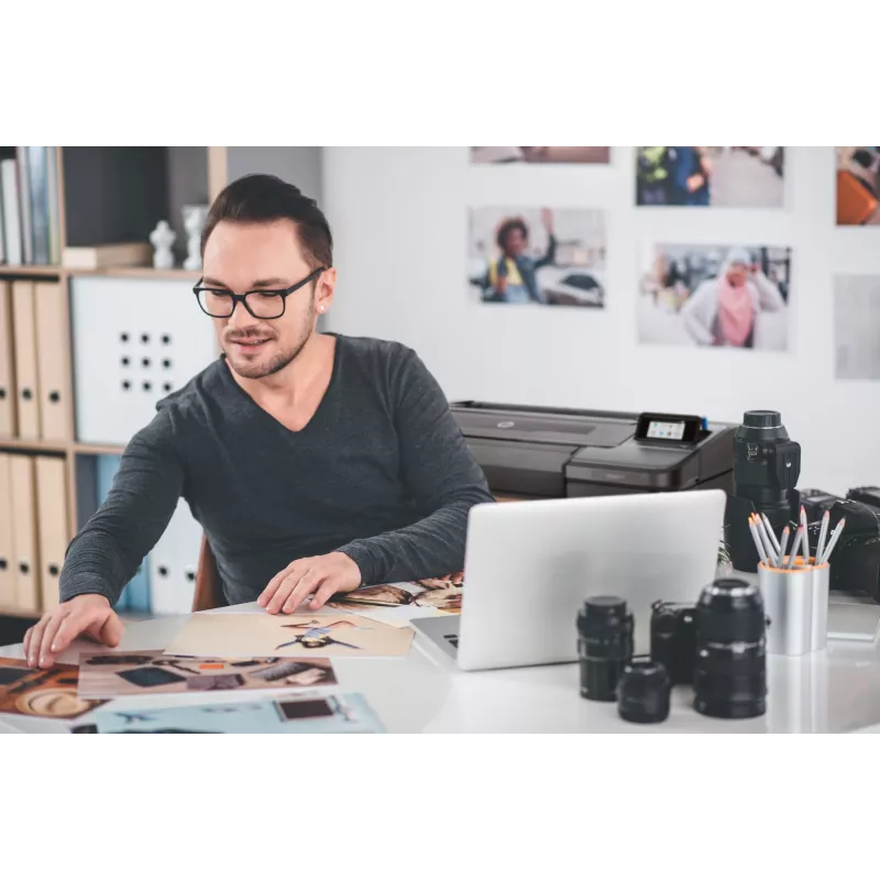 HP Designjet Z9+dr 44-in PostScript tulostin V-trimmerillä