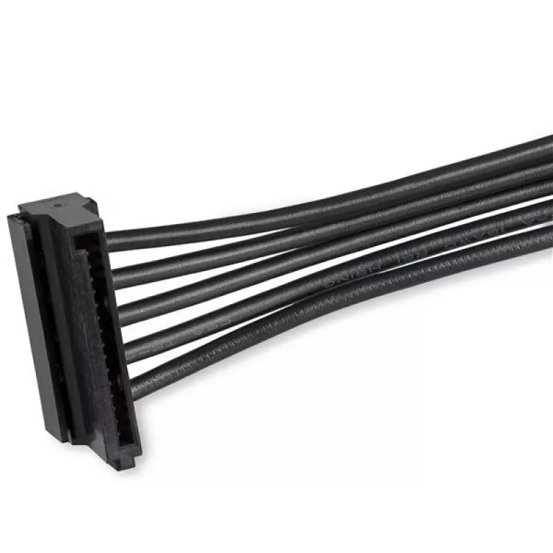 StarTech.com 4x SATA-virtahaaroitin-adapterikaapeli, SATA 15-napainen, 4 x SATA, 0,4 m, uros, naaras, musta