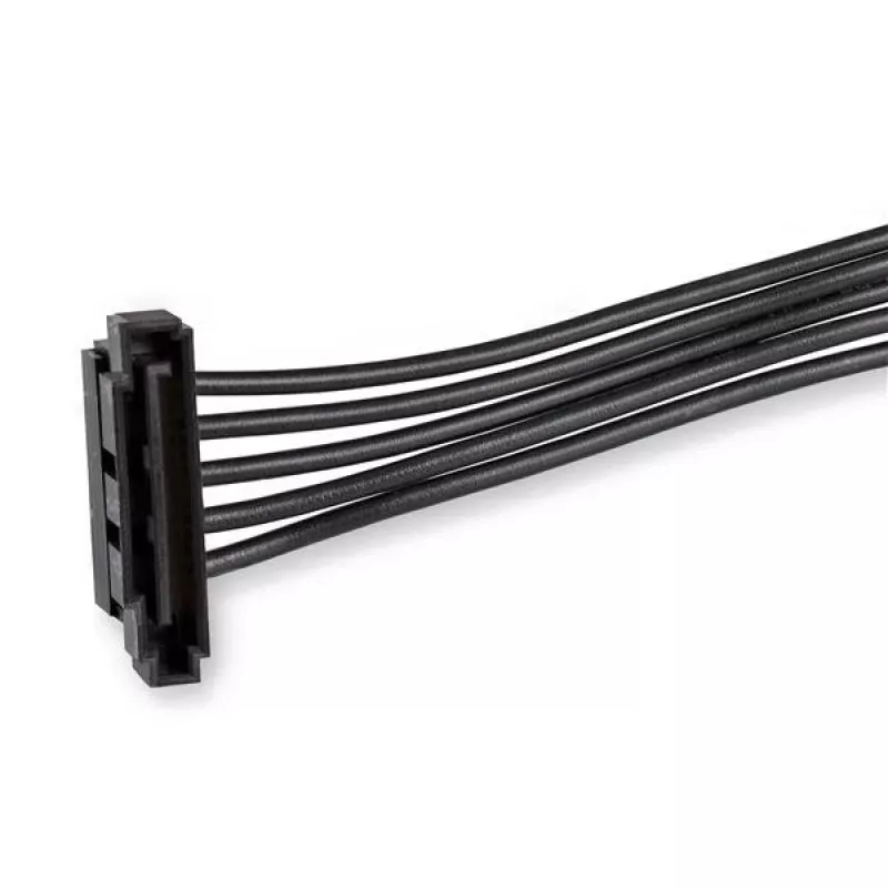 StarTech.com 4x SATA-virtahaaroitin-adapterikaapeli, SATA 15-napainen, 4 x SATA, 0,4 m, uros, naaras, musta