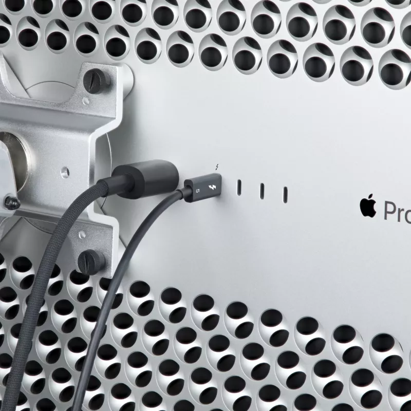 StarTech.com 1,5ft (50cm) Thunderbolt 5 -kaapeli, 80Gbit/s/120Gbit/s asti, 240W PD, 8K 60Hz, sertifioitu Thunderbolt-kaapeli - yhteensopiva Thunderbolt 4/USB4/USB-C kanssa