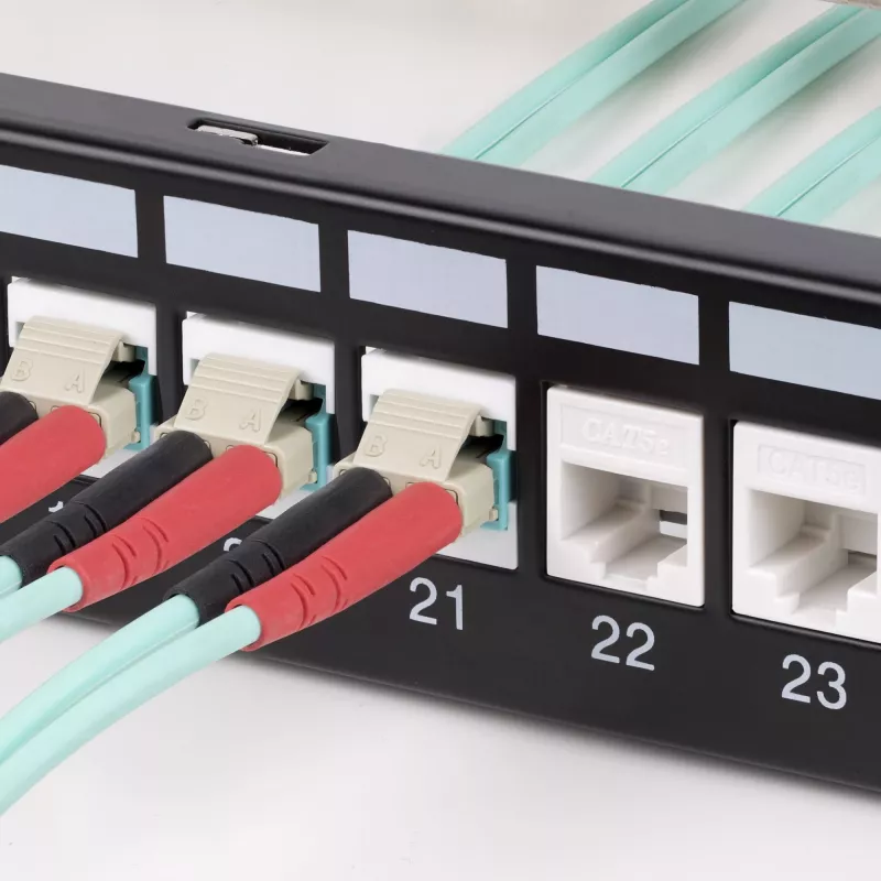 StarTech.com LC - LC -liitäntä, LC-kuituliitäntä, LC/UPC-keystone-liitäntä, duplex-kuitu-LC-keystone-liitäntä patch-paneeliin