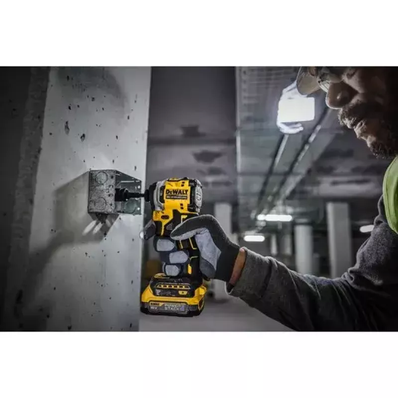 DeWALT DCF850E2T-QW akkukäyttöinen iskevä ruuvinväännin 1/4", 18 V, 2x 1,7 Ah Powerstack-akkua, TSTAK-kotelo, musta