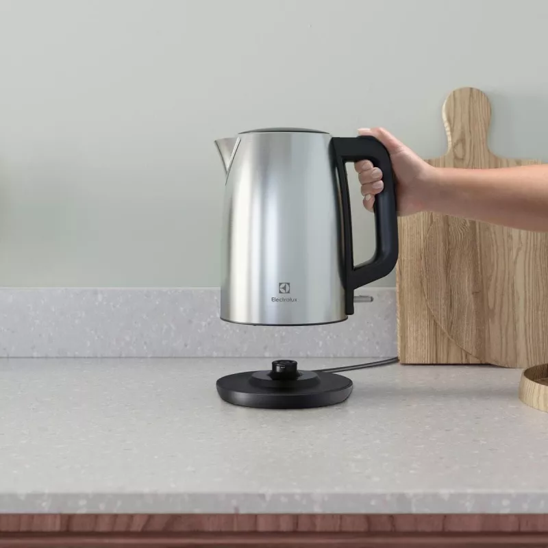 Electrolux E3K1-3ST vedenkeitin 1,7 L 2200 W ruostumaton teräs