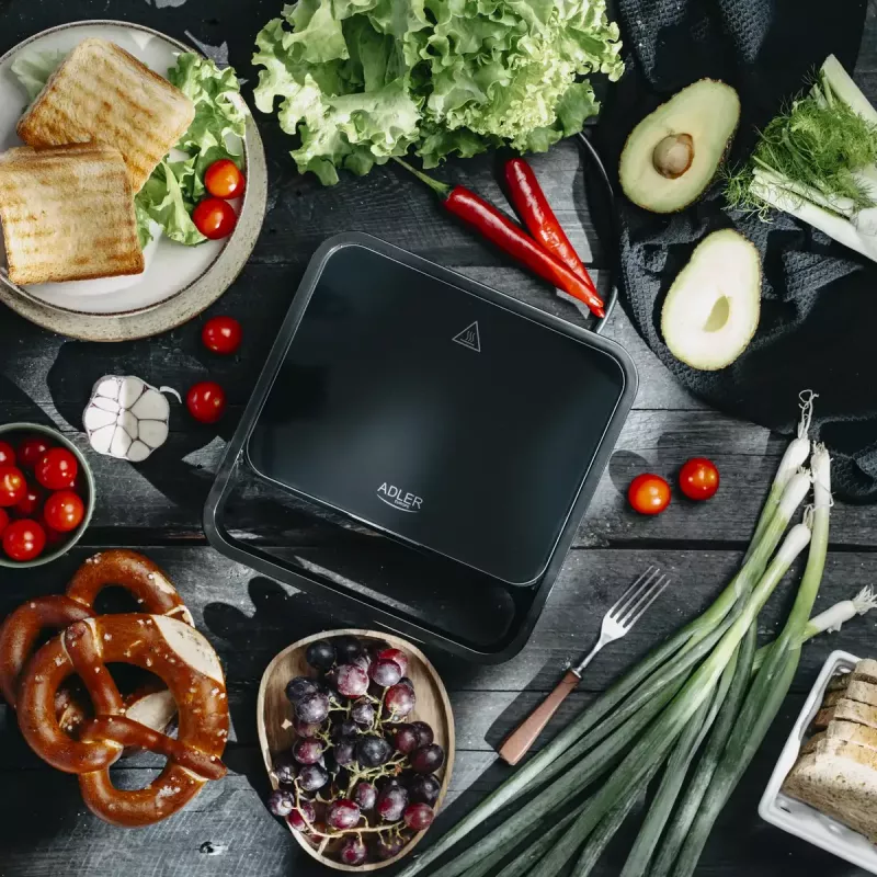Voileipägrilli 2-in-1 Adler AD 3070b — 850 W, 2 levyä, musta