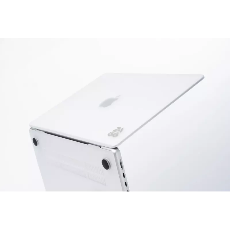 ZAGG Hardshell -suojakuori 13 tuuman MacBook Airille (M2/M3), kirkas