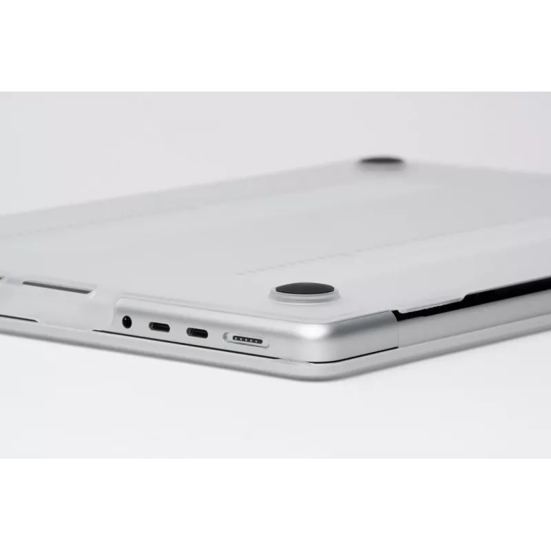 ZAGG Hardshell -suojakuori 13 tuuman MacBook Airille (M2/M3), kirkas