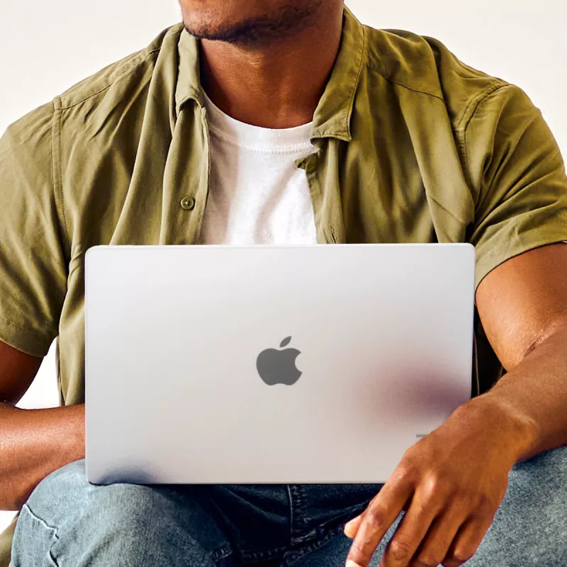 ZAGG Hardshell -suojakuori 13 tuuman MacBook Airille (M2/M3), kirkas