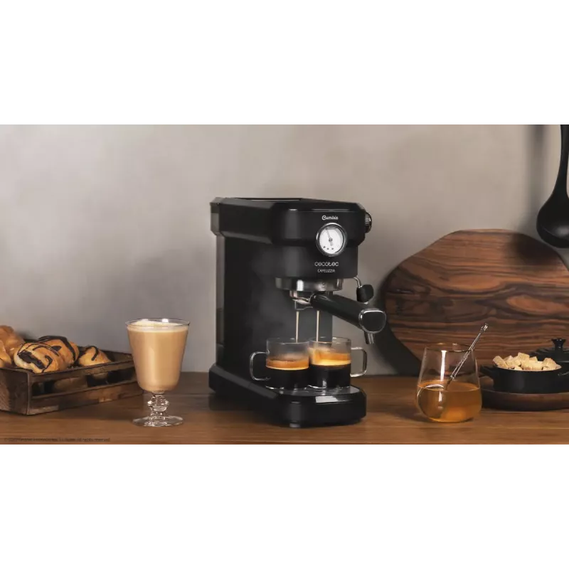 Cecotec Cafelizzia 790 Black Pro espressokeitin, 1,2 l, 20 bar, musta