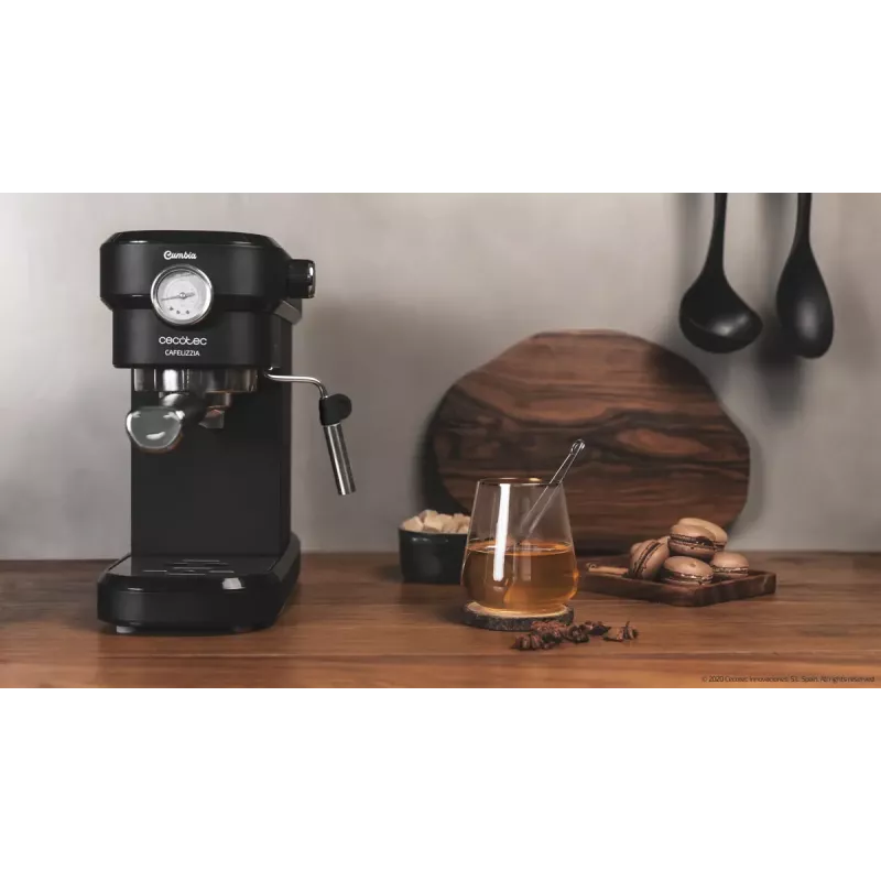 Cecotec Cafelizzia 790 Black Pro espressokeitin, 1,2 l, 20 bar, musta
