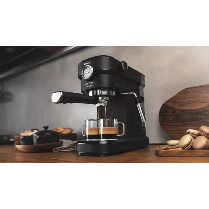 Cecotec Cafelizzia 790 Black Pro espressokeitin, 1,2 l, 20 bar, musta