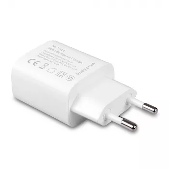 Sisälaturi Lindy 73413 — yleinen AC 100–240 V, lähtö 12 V 3 A, USB-A + USB-C, valkoinen