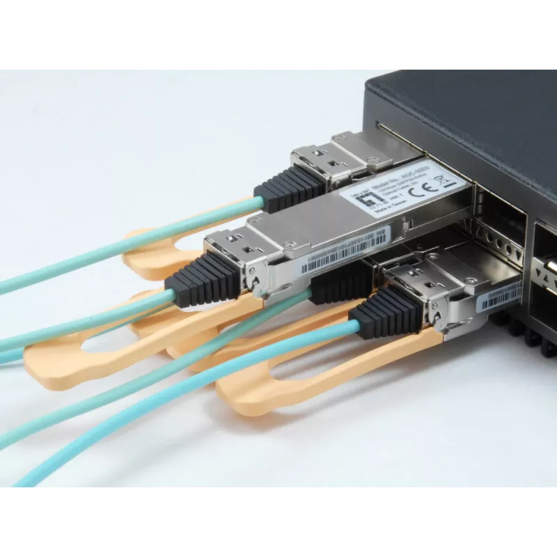 LevelOne AOC-0501 100GBase-SR4 QSFP28–QSFP28 aktiivinen optinen kaapeli, 100 Gbps, 1 m