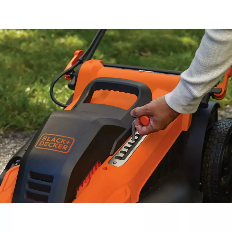 Työnnettävä ruohonleikkuri Black & Decker LM2000-QS