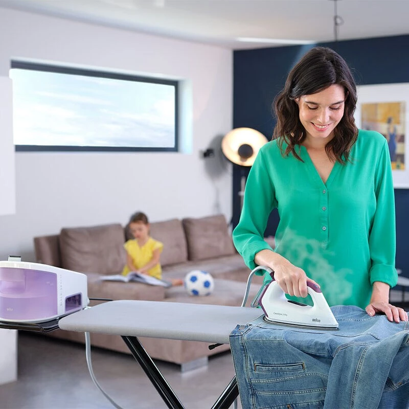 Braun IS3155VI 2400 W 2 L EloxalPlus silityspohja violetti, valkoinen