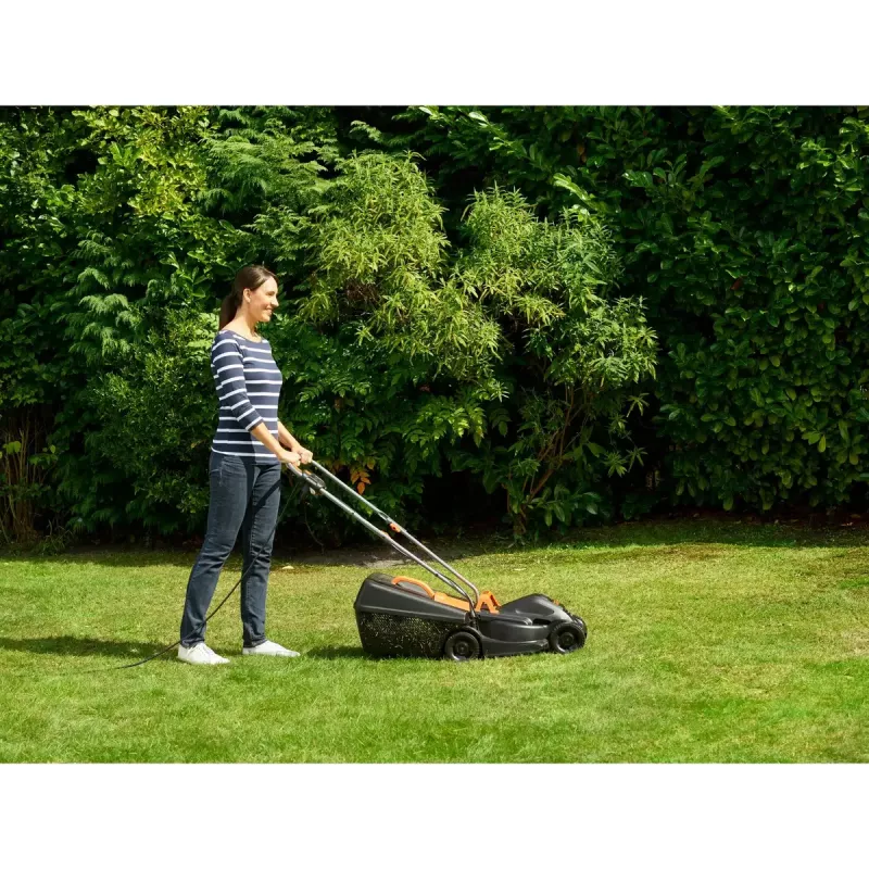 Työnnettävä ruohonleikkuri Black & Decker BEMW351-QS