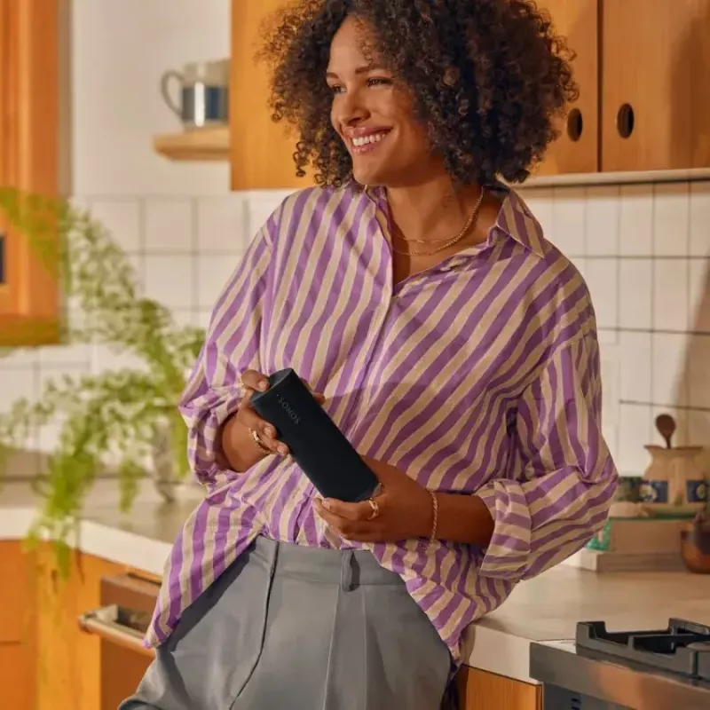 Stereo kannettava kaiutin Sonos Roam 2 musta