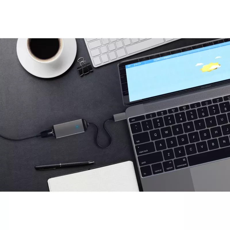Satechi ST-TCENM USB-C–Gigabit Ethernet -sovitin, alumiini, tähtiharmaa
