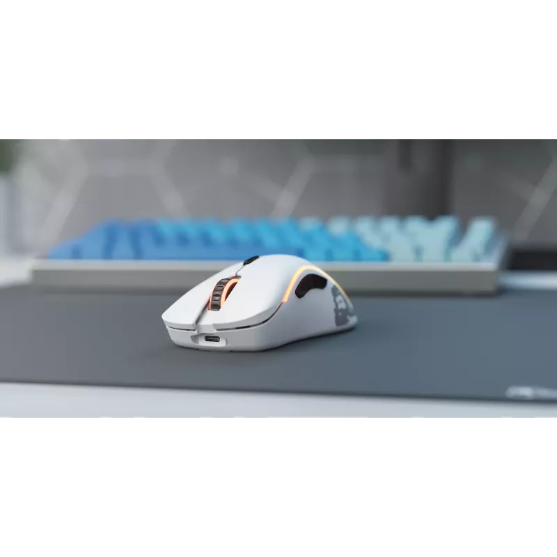 Glorious Gaming Glorious Model D Wireless - mattavalkoinen, oikeakätinen, RF Wireless, 19000 DPI, valkoinen
