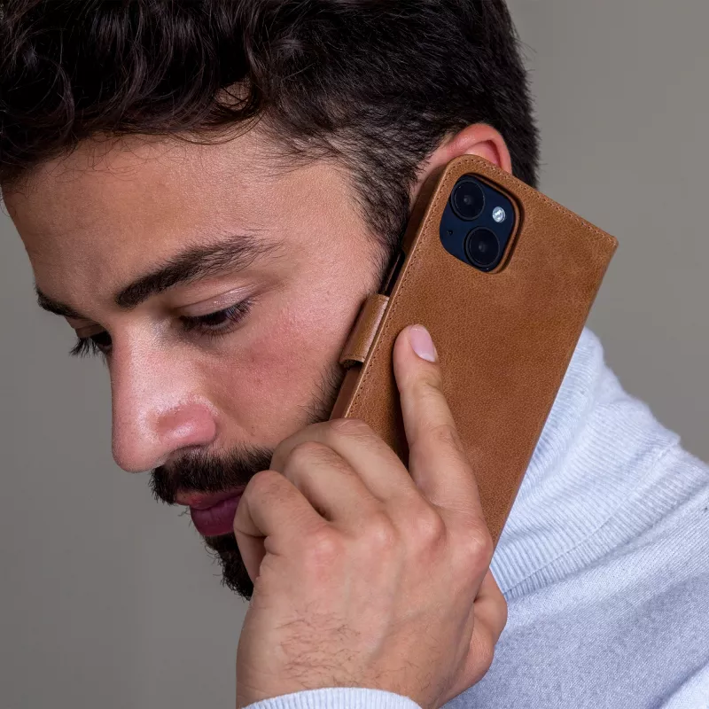 Folio-kotelo dbramante1928 Lynge iPhone 14 Plus Tan 3 korttipaikkaa